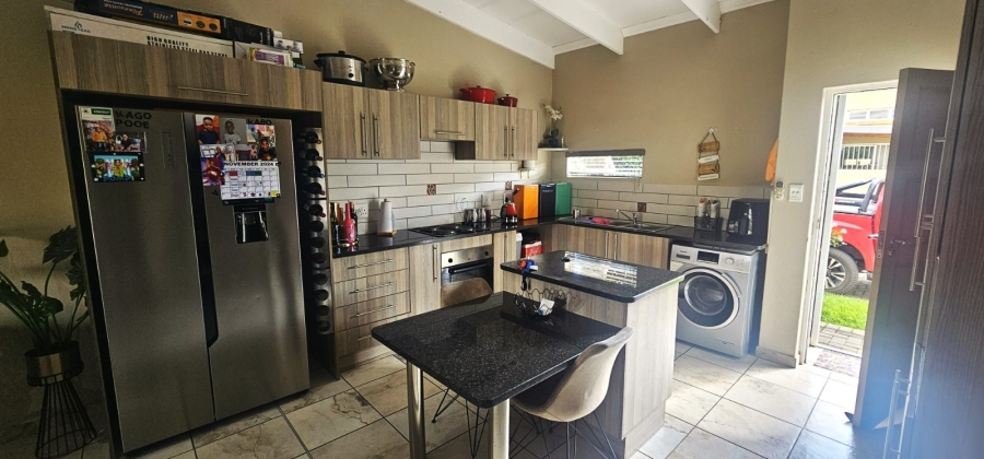 To Let 3 Bedroom Property for Rent in Waterval East North West